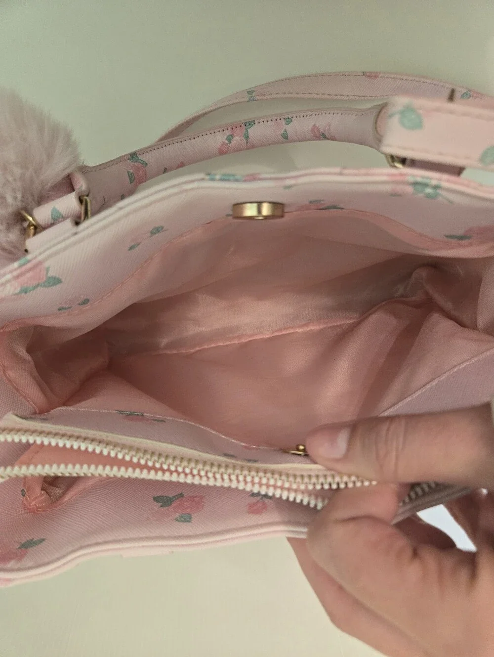 Under One Sky Pink Purse, Crossbody Straps, Pompom, Roses And Hearts, Quilted